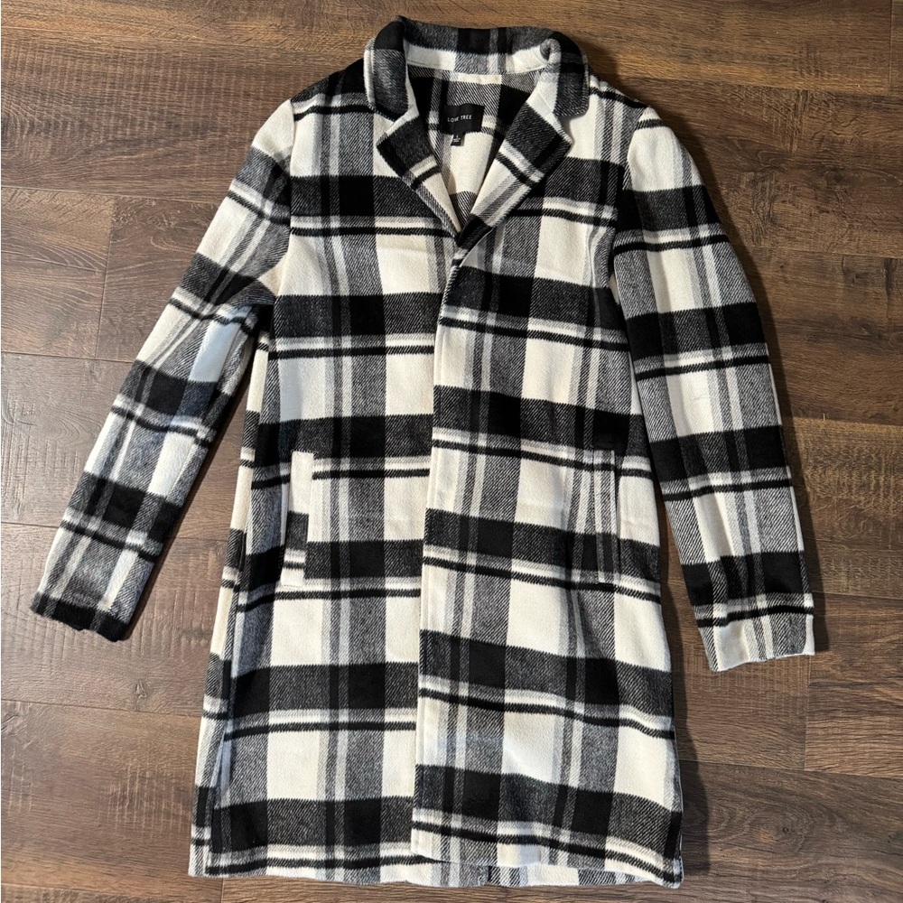 Black and white plaid longline flannel jacket women’s large - love line